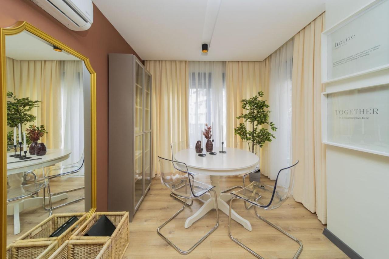 Sleek And Central In Muratpasa
